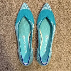 Rothy's Teal and White Women's Calypso points  NEW